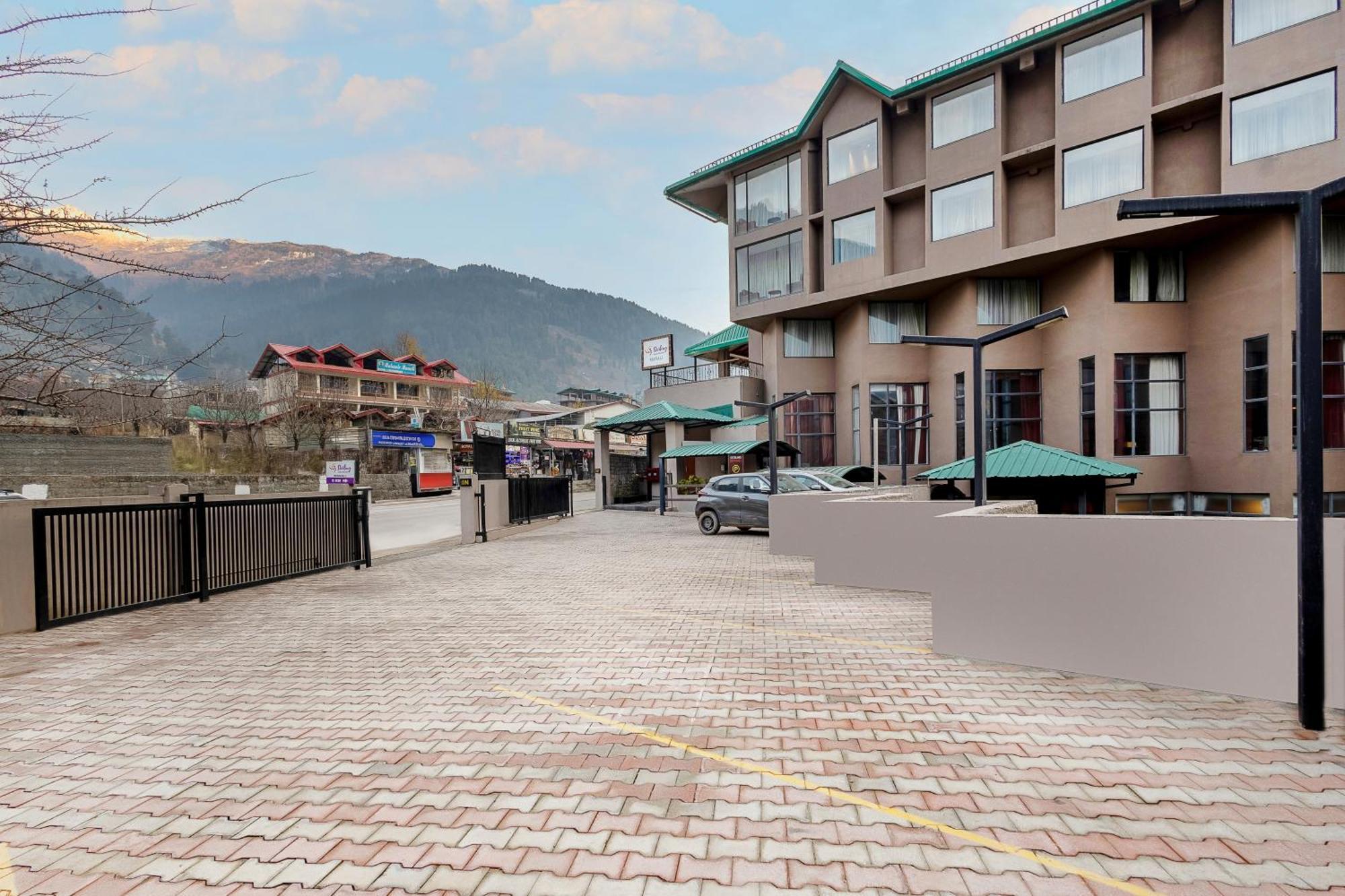 Sterling Manali — Photos 1
